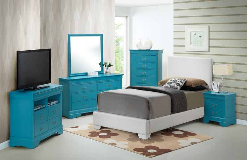 Elegant Platform Bed For Relaxed Spaces