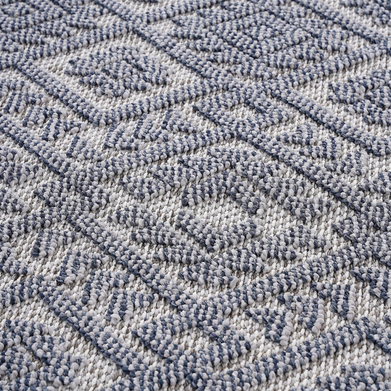 Guros - 2' X 8' Traditional Indoor / Outdoor Runner Rug - White / Gray
