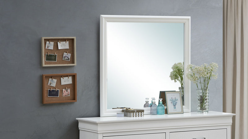 Traditional Wall Mirror For Any Space