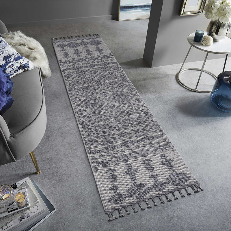 Guros - 2' X 8' Traditional Indoor / Outdoor Runner Rug - White / Gray