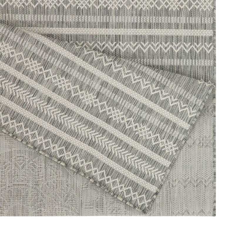 Sunshine - 5'3" X 7'3" Indoor, Outdoor Area Rug - Silver - Polypropylene